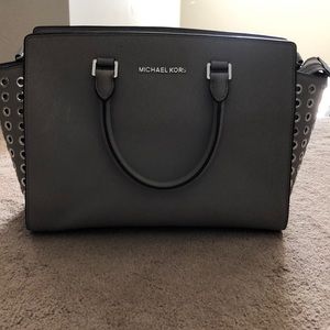 Michael Kors grey purse